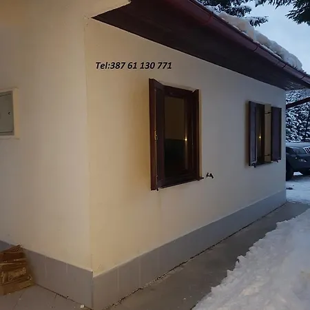 Vikendica Lara *